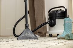 KARCHER SE 4 HALI VE KOLTUK YIKAMA MAKİNESİ